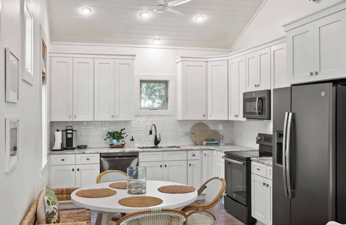 Santa Rosa Beach Apartment | The Finn Poolside 2 Bedrooms close to all of 30A