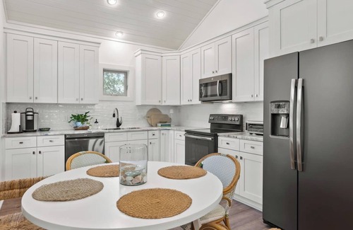 Santa Rosa Beach Apartment | The Finn Poolside 2 Bedrooms close to all of 30A