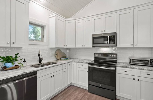 Santa Rosa Beach Apartment | The Finn Poolside 2 Bedrooms close to all of 30A