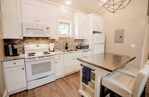 Santa Rosa Beach Apartment | The Firefly Poolside Cottage close to all of 30A