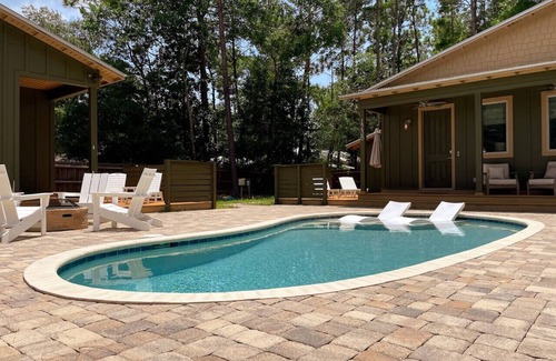 Santa Rosa Beach Apartment | The Firefly Poolside Cottage close to all of 30A