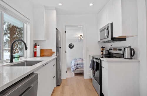 Sardis Cottage | The Fisherman's Escape - Sauna & Steam Shower