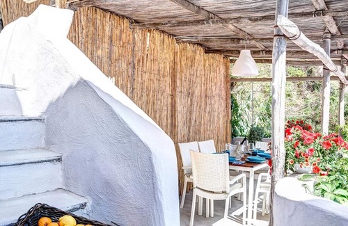 Marina del Cantone Apartment | The Fisherman’s Suite – Steps from the beach