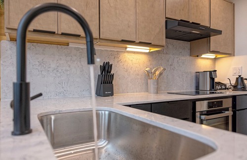 Bristol House | The Fives - 22494 Serene View