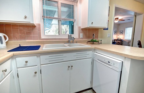 Indian Beach Sapphire Shores House | The Flamingo House at Indian Beach Sapphire Shores
