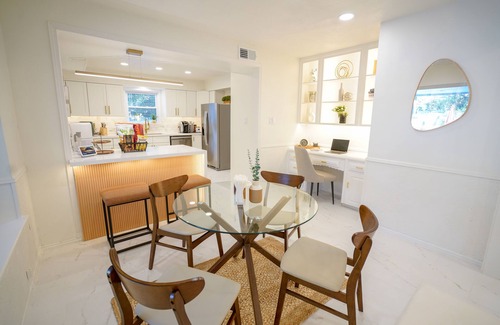 Conroe House | The Flamingo House - Family Fun Timen