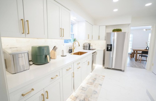 Conroe House | The Flamingo House - Family Fun Timen