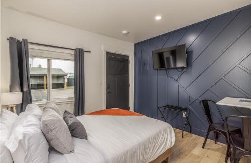 Coeur d'Alene Apartment | The Flats- Studio #6- Modern Downtown Stay