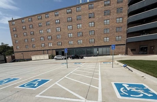 North Central Omaha Apartment | The Florence Summary: