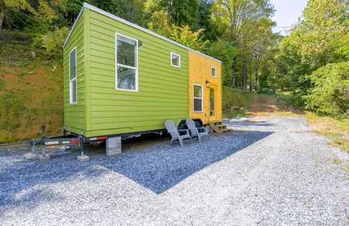 Dillsboro House | The Florio, Tiny Home, River, Hiking, and Rafting!