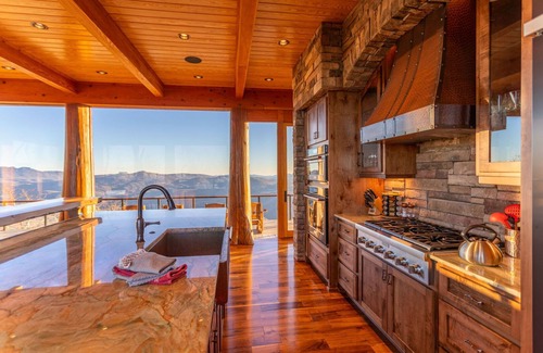 Banner Elk House | The Flying Eagle in EN - Best views in High Country- Luxury home, hot tub, pool table