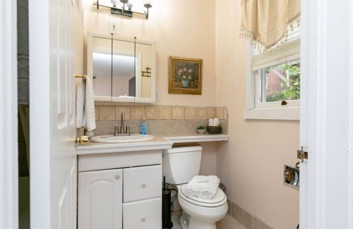 Weaverville Apartment | The Forest Studio provides a combination of modern amenities and convenience