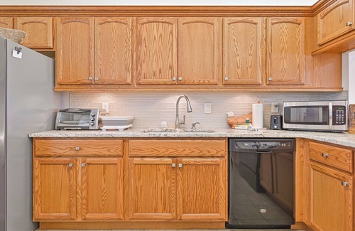 Biggar Condo | The Forest Top Floor condo with Lake and Golf Course View!