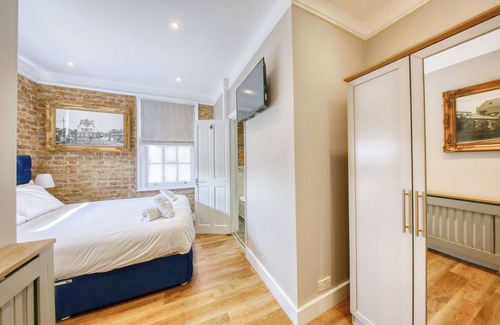 Hampton Wick Hotel | The Foresters Arms