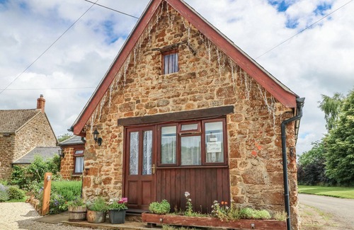 Milcombe Cottage | THE FORGE AT SMITHY COTTAGE, romantic in Chipping Norton