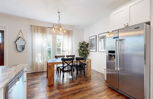 Woodbine House | The Foster House | Spacious Modern Haven with Private Yard & Firepit