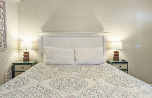 Manitou Springs Hotel | The Fountain Creek Inn of Downtown Manitou Springs [#105]