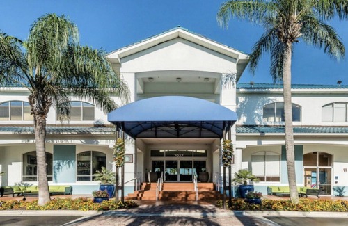 Florida Central Atlantic Coast Resort | The Fountains Christmas vacation at Orlando, FL 2 BR 2 Bath Premium