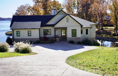 Rockwood House | The Four C’s Lakehouse
