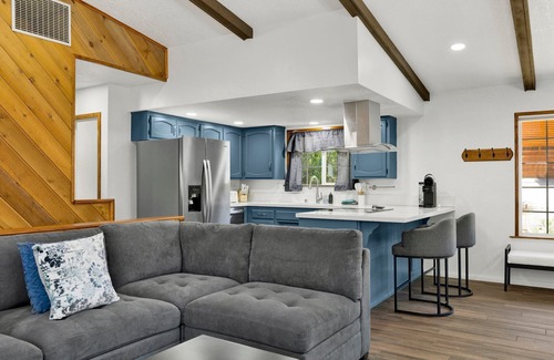 Whispering Forest Cabin | The Fox Den #2568