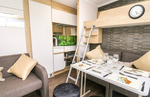 Llandrindod Wells House | The Fox Den