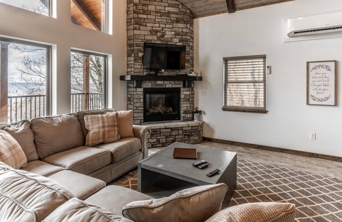 Ponca Condo | The Foxfire Cabin - Tree-top Getaway
