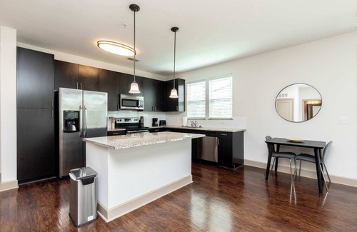 Franklin Apartment | The Franklin III Vibe 8774