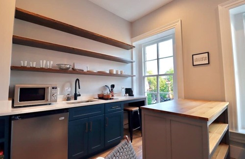 Old Town Alexandria Apartment | The Franklin Suite at Prince Street Inn
