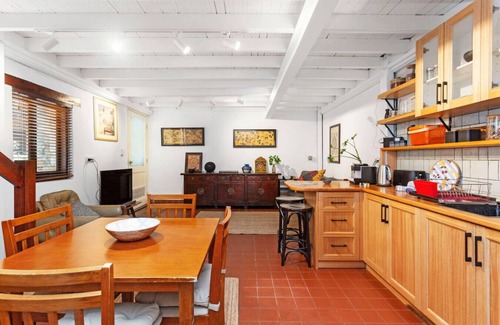 Fremantle House | The Freo Stables: 2-BR Stylish Stay