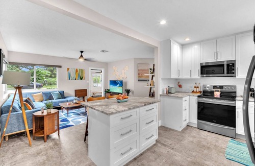 Wilton Manors House | The Frolics - Stunning Wilton Manors Pool Home