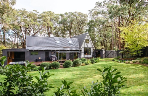 Red Hill House | The Gables has been beautifully renovated and styled with quality furnishings and sits right in the