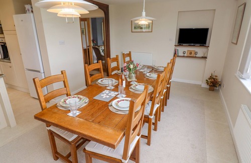 Stroud Cottage | THE GABLES, pet friendly, character holiday cottage in Sheepscombe