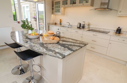 Stroud Cottage | THE GABLES, pet friendly, character holiday cottage in Sheepscombe