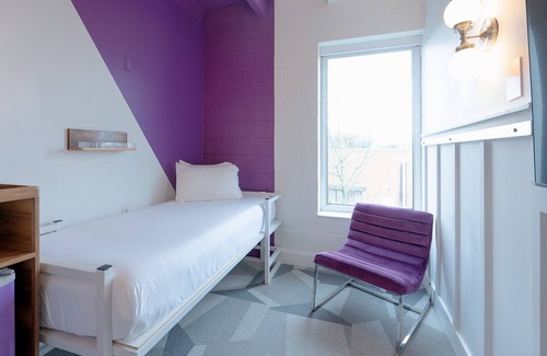 East Hill Hotel | The Gallatin Twin Room 317, Close to Downtown!