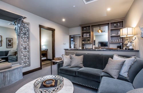 Whitefish Condo | The Galleries Lodging Downtown Whitefish Suite 201 | 1 Bed, 1 Bath
