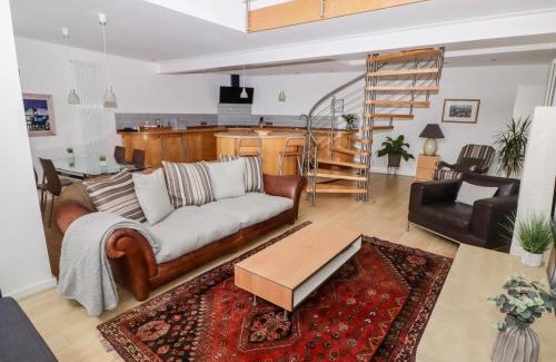 Tenby Apartment | The Gallery