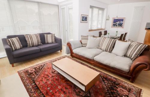 Tenby Apartment | The Gallery