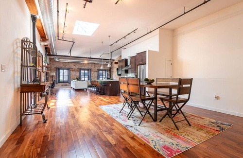 Center City East Apartment | The Gallery Residence with Elevator and Parking