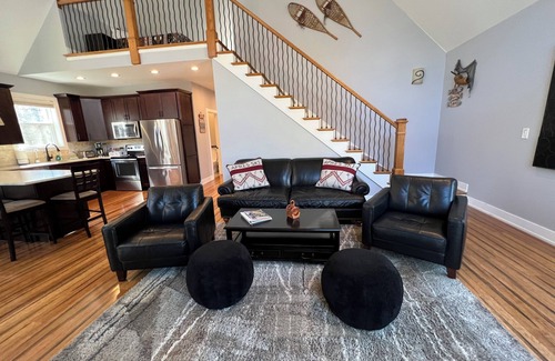 Necedah House | The Game Cabin – 5-Acre Retreat w/Arcades, Pool Table, Fire Pit & Ping Pong