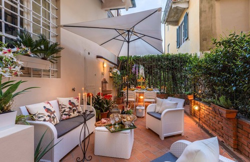 Lucca Historical Center Apartment | The Garden Along The Stream, romantic apartment with private garden inside the walls of Lucca