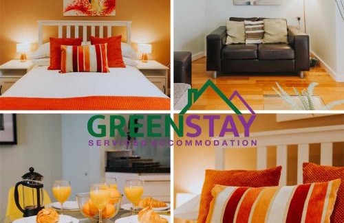 Newquay City Centre Apartment | "The Garden Apartment Newquay" by Greenstay Serviced Accommodation - Beautiful 2 Bed Apartment With Parking & Garden Terrace, Dog Friendly, Close To Beaches, Shops & Restaurants - Perfect For Families, Couples, Small Groups & Business Travellers