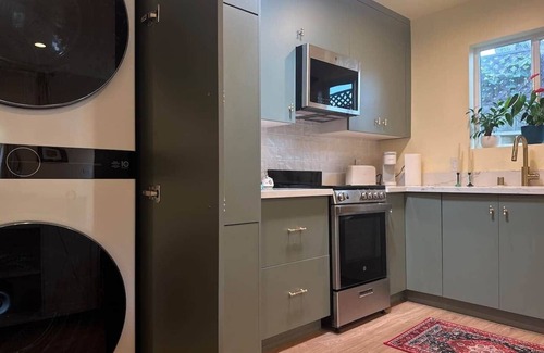 Clarkdale House | The Garden Escape – Charming Home with Parking & Garden
