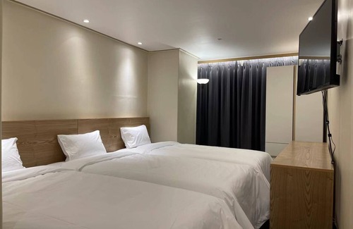 Ikseon-dong Hanok Village Hotel | The Garden Hotel