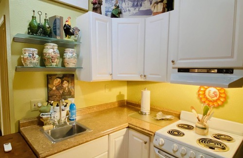 Fresno Apartment | The Garden House nestled in Fig Garden in NW Fresno, your gateway to Yosemite