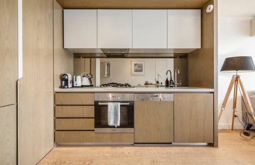 Abbotsford Apartment | The Garden of Eden Su