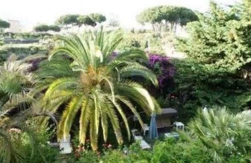 Trecase Villa | The garden of Villa Anna, Oplonti room sea view