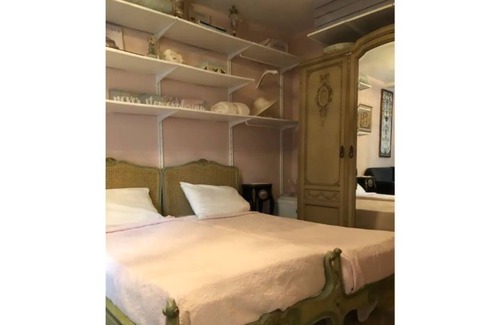 Coral Terrace Apartment | The Garden Room