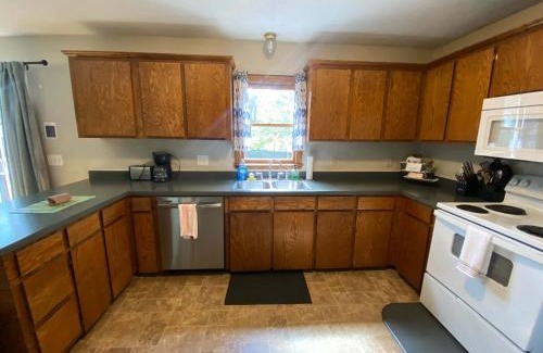 Woodfield House | The Garnet Goliath Columbias Biggest BnB Yard