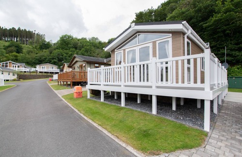 Wiseman's Bridge House | The Garnwen Lodge - Two Bedroom House, Sleeps 4