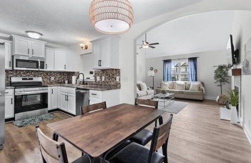 Clarksville House | The Gate 4 Getaway!